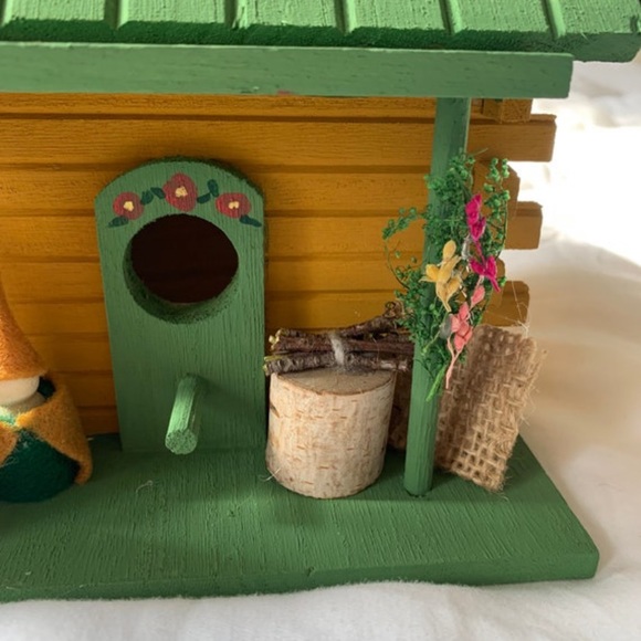 Peg Doll Cabin Birdhouse - Picture 9 of 9